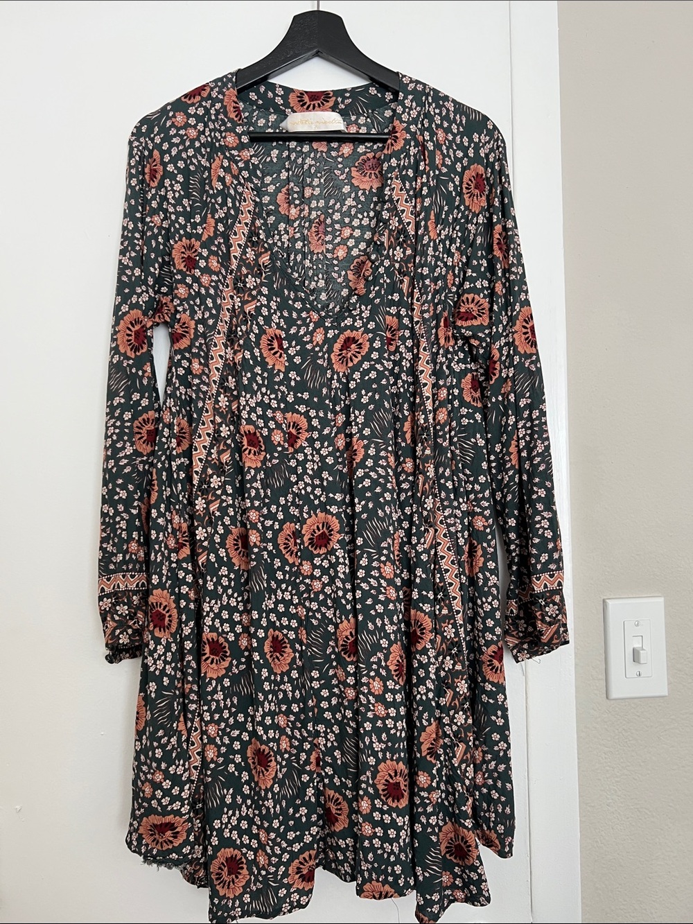Natalie Martin Dark Green & Rust Floral Long Sleeve V-Neck Dress Size Small